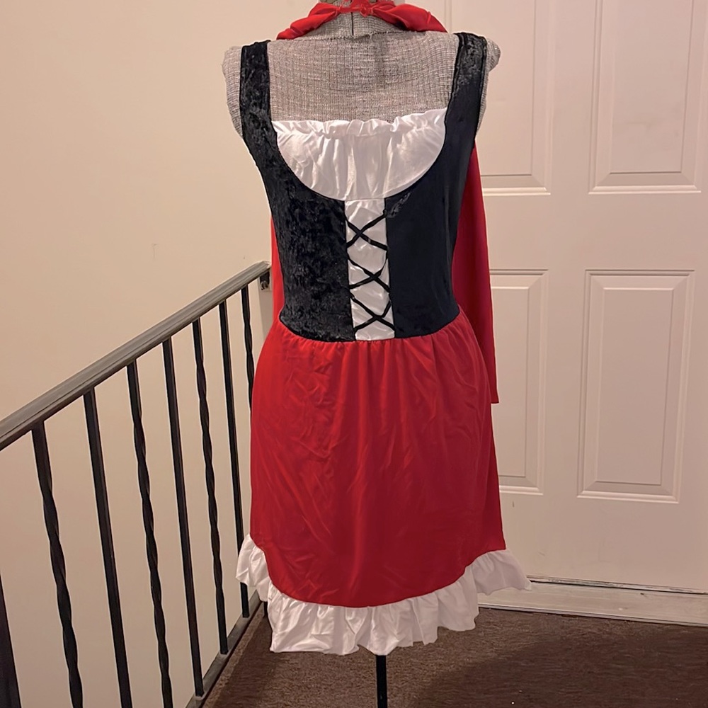 COSTUME | Little Red Riding Hood - Picture 2 of 5
